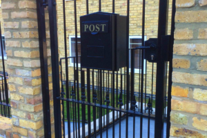 Gate